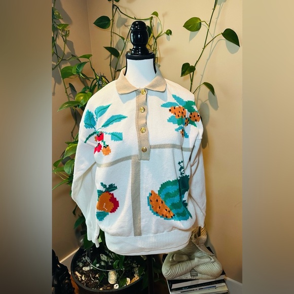 Capricci Sweaters - 80s Vintage Capricci Knitwear Fruit Patterned Cream Sweater